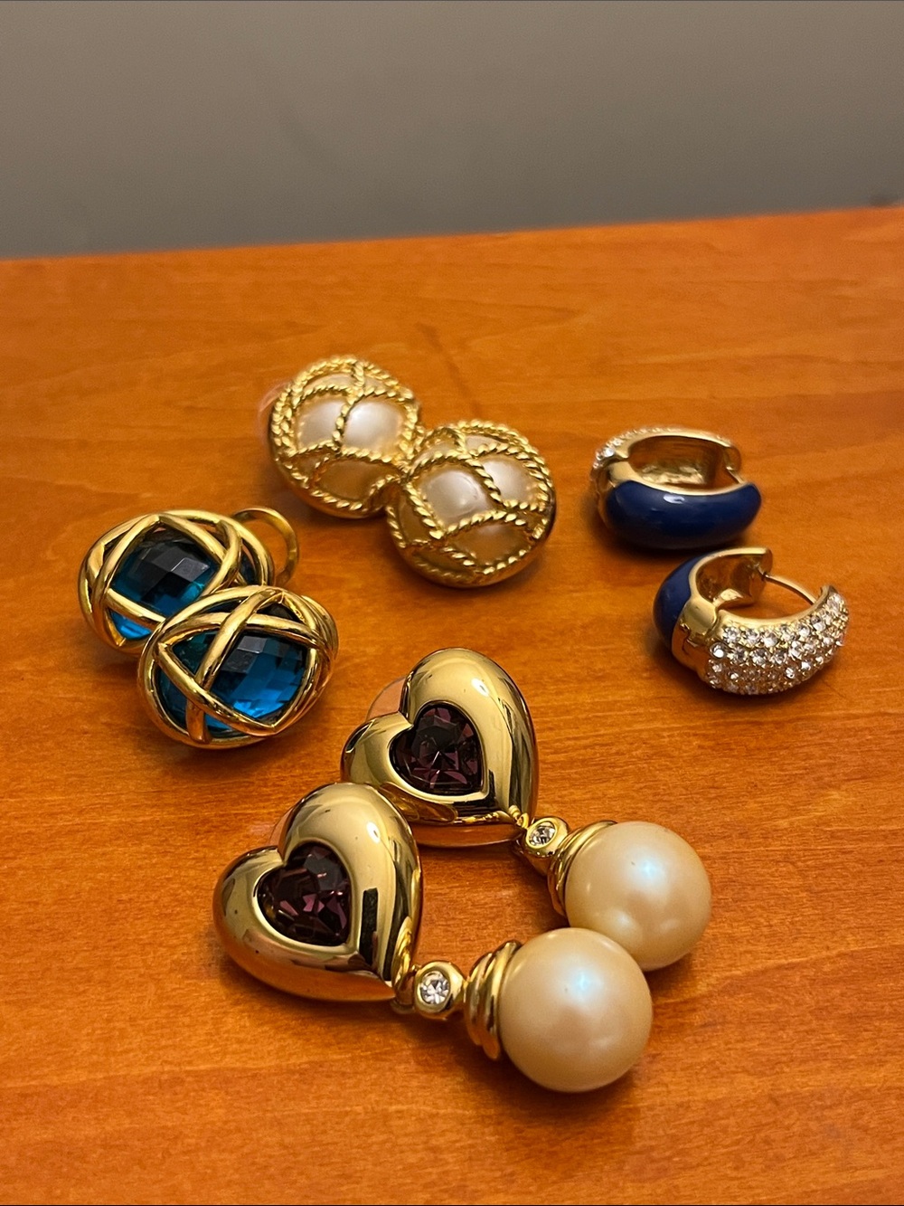 Elegant Earrings Set – 4 Beautiful Pairs – Timeless & Feminine